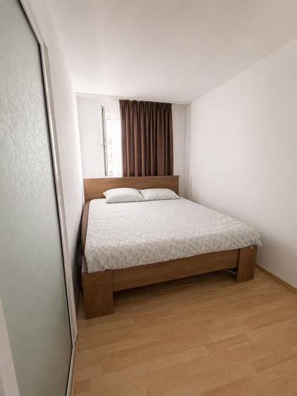 Apartament cu 3 camere decomandat în Griviței