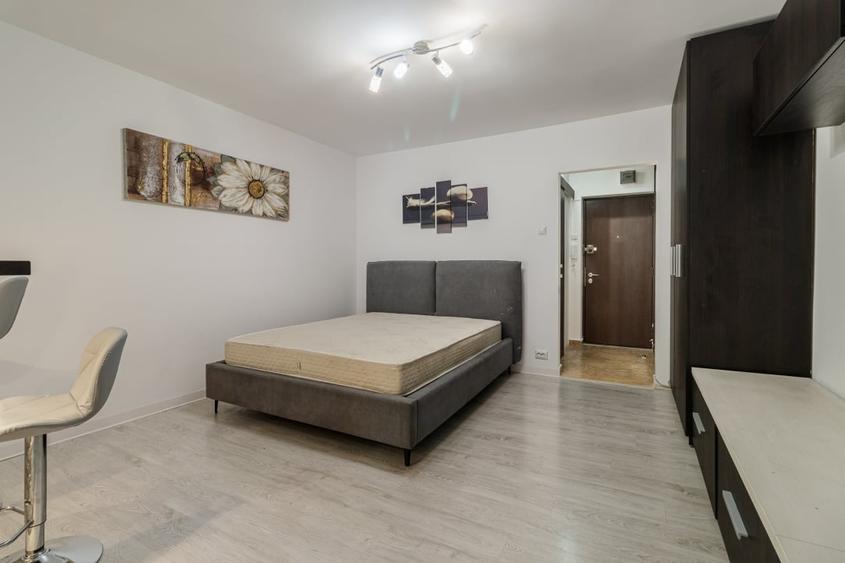 Garsonieră decomandată, mobilată în Vatra Luminoasă