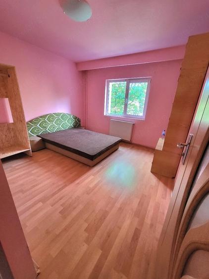 Apartament cu 2 camere decomandat în Plopilor