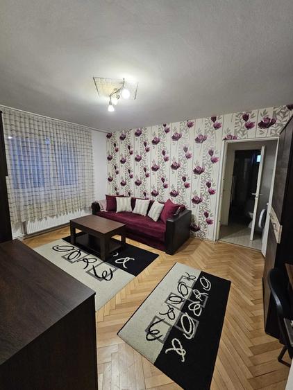 Apartament cu 2 camere semidecomandat în Florilor
