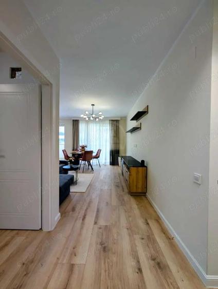 Apartament cu 3 camere semidecomandat în Central