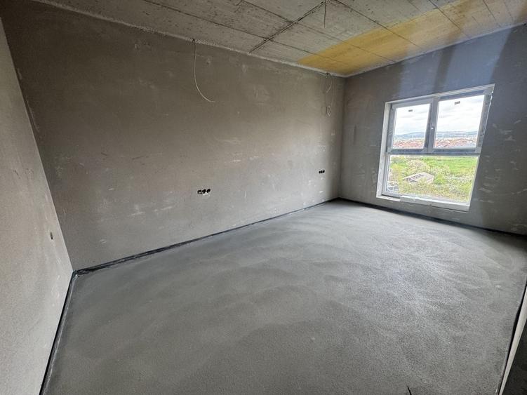 Penthouse cu 3 camere decomandat în Țiglari