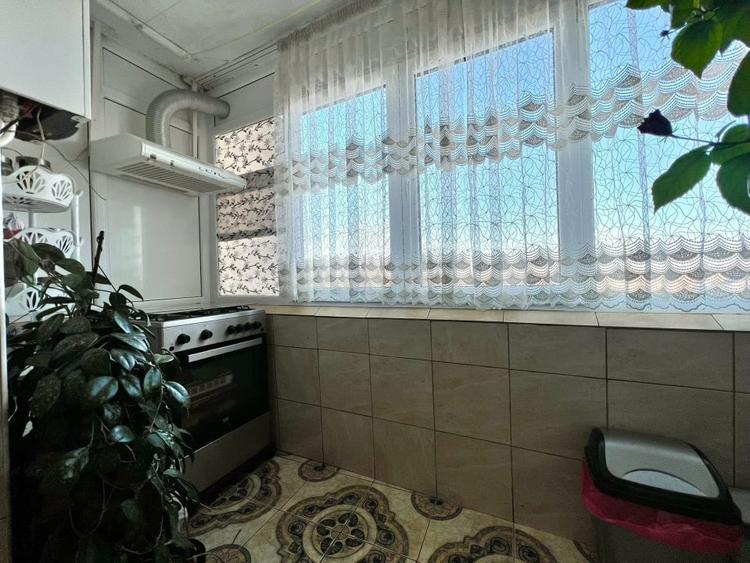 Apartament cu 3 camere decomandat, mobilat în Tecuci