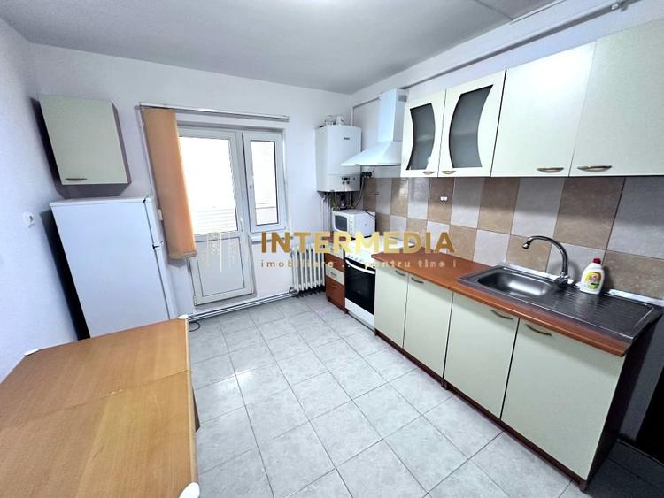 Apartament cu 2 camere decomandat, mobilat în Cetate