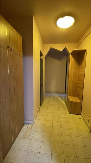 Apartament cu 2 camere decomandat în Titan