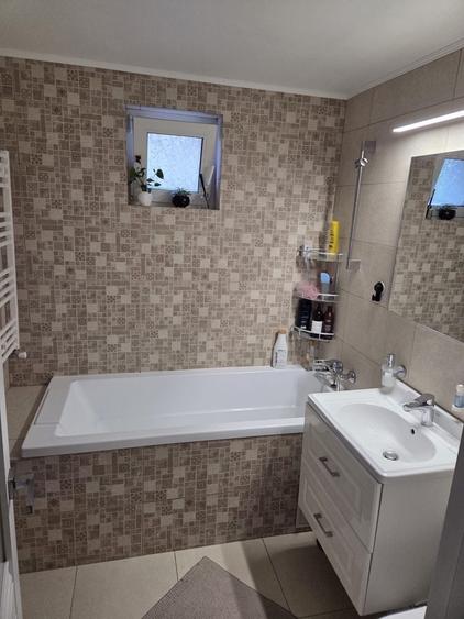 Apartament cu 3 camere decomandat în Rahova