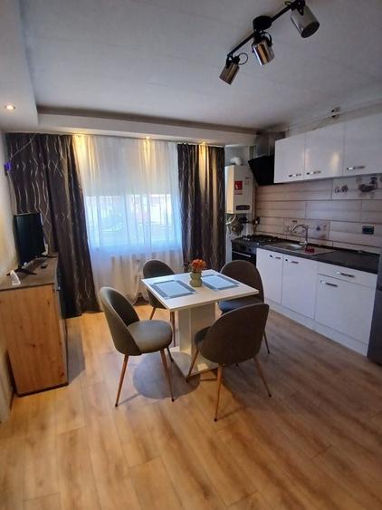 Apartament cu 2 camere semidecomandat în Florești