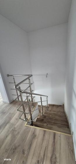 Casă cu 4 camere în Dudu