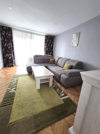Apartament cu 4 camere decomandat în Dumbrava 2