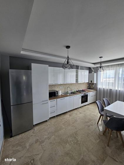 Apartament cu 3 camere decomandat în Central