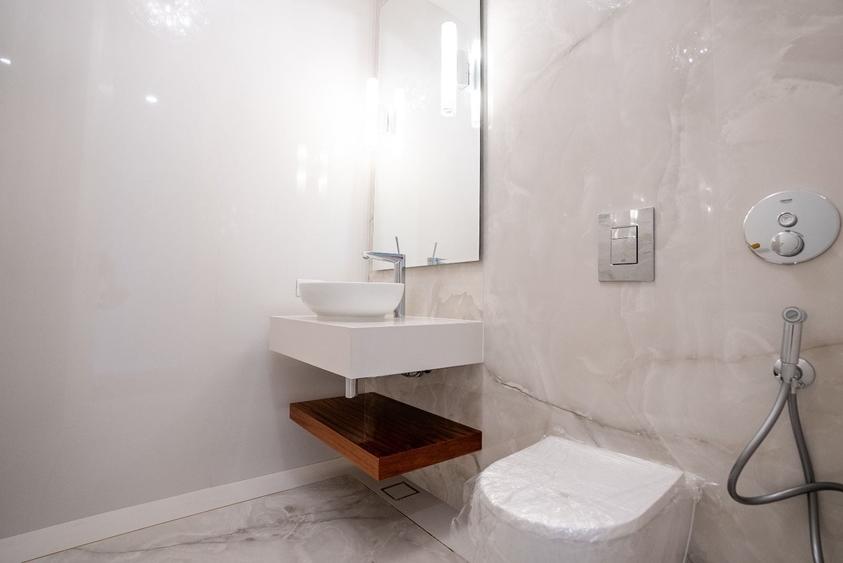 Apartament cu 3 camere semidecomandat, mobilat în Dorobanți