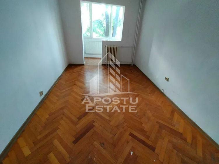 Apartament cu 2 camere, semidecomandat, etajul 2, zona Sa... - 2