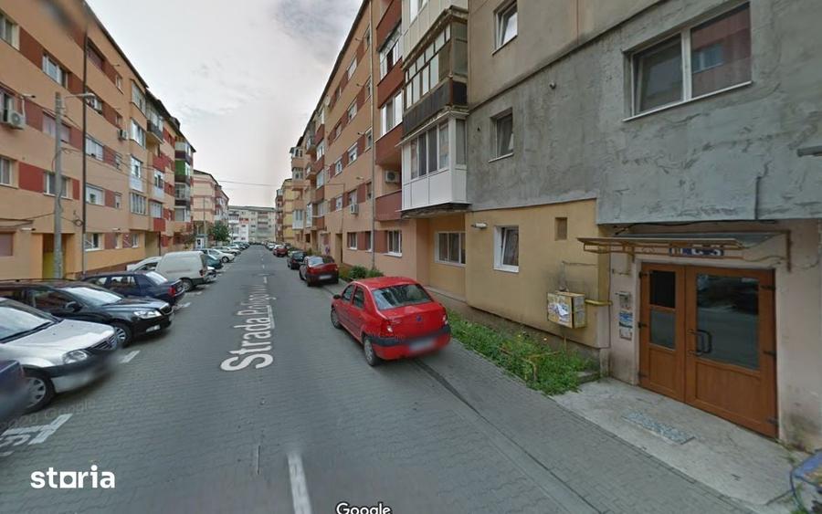 Apartament cu 4 camere în Cetate