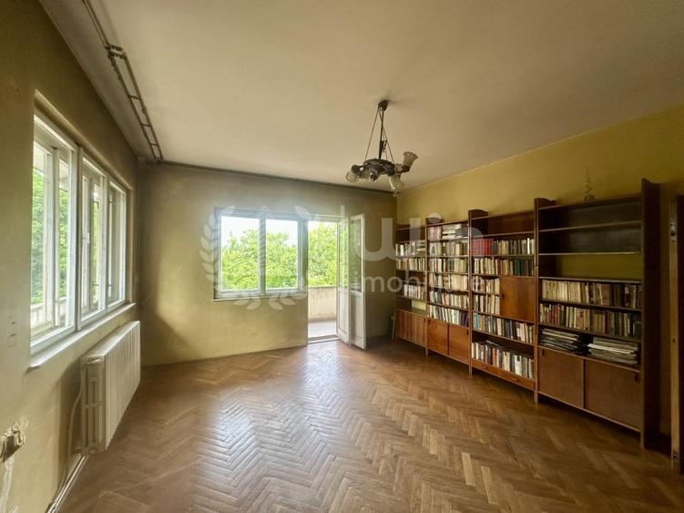 Apartament cu 4 camere decomandat în Central