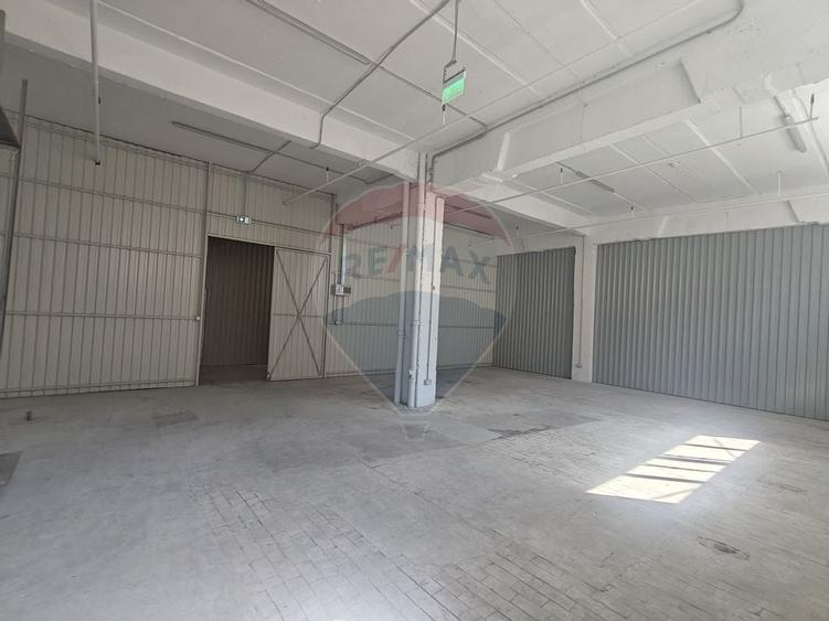 Spațiu industrial, de 110 mp, în Aeroport