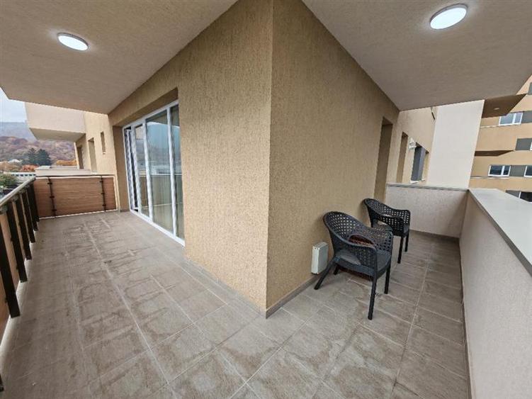 Apartament cu 3 camere decomandat, mobilat în Astra