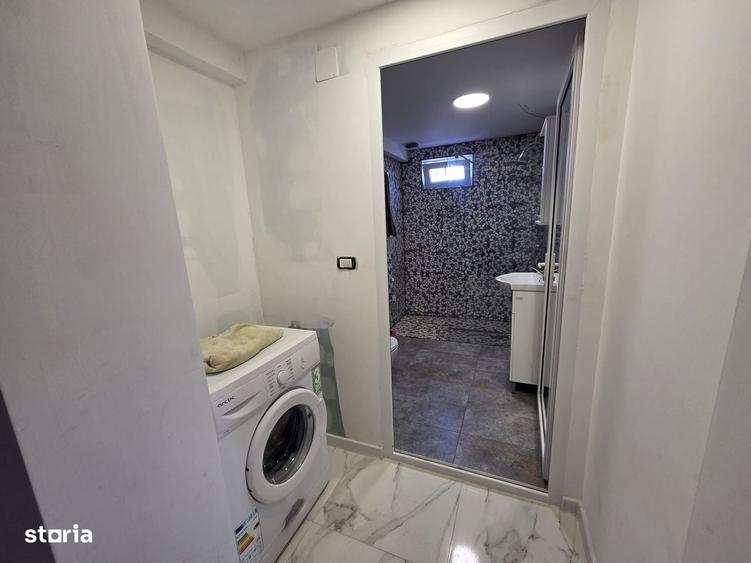 Casă cu 4 camere în Priseaca