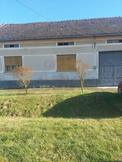 Casă individuală cu 4 camere cu Canalizare în Păltiniș