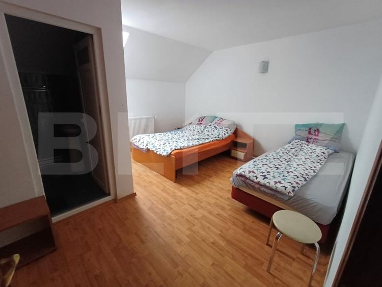 Casă individuală cu 15 camere cu Canalizare în Nord-Est