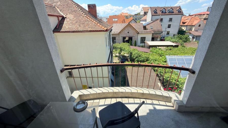 Apartament cu 3 camere decomandat în Sud