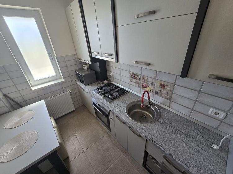 Apartament cu 2 camere decomandat, mobilat în Girocului