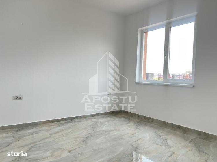 Casă cu 4 camere în Carani