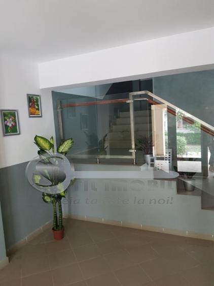 Apartament cu 2 camere semidecomandat, mobilat în Nicolina