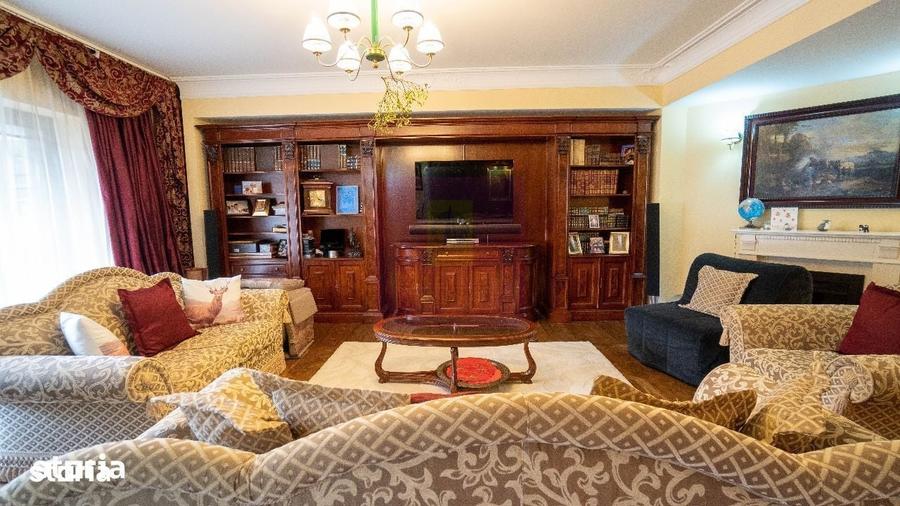 Apartament cu 4 camere decomandat în Clăbucet