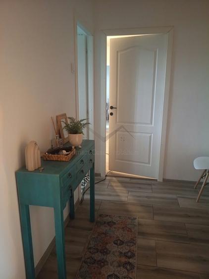 Apartament cu 2 camere nedecomandat în Podu Roș