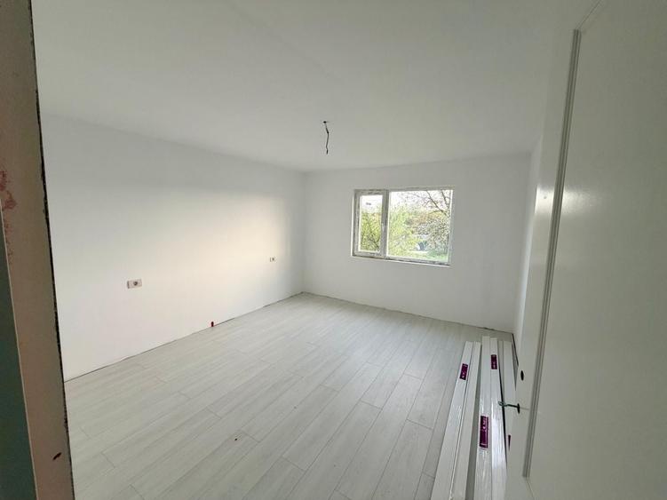 Casă cu 4 camere în Bâlteni