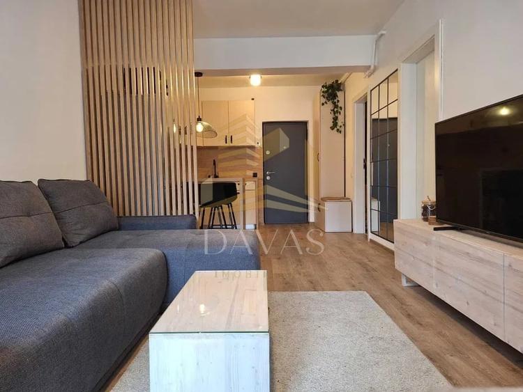 Apartament cu 2 camere semidecomandat, mobilat în Mărăști