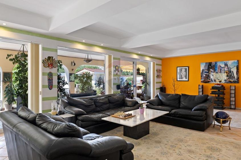 Casă individuală cu 4 camere cu Teren 921 Mp în Subcetate