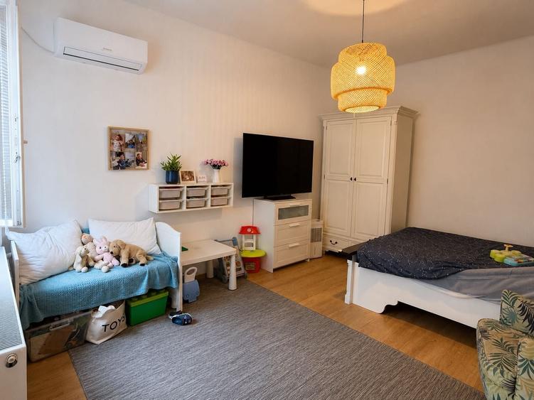 Casă cu 4 camere în Ultracentral