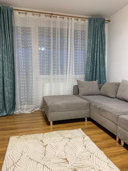 Apartament cu 3 camere semidecomandat în Take Ionescu