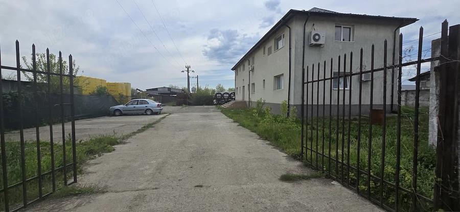 Spațiu comercial, de 380 mp, în Blejoi