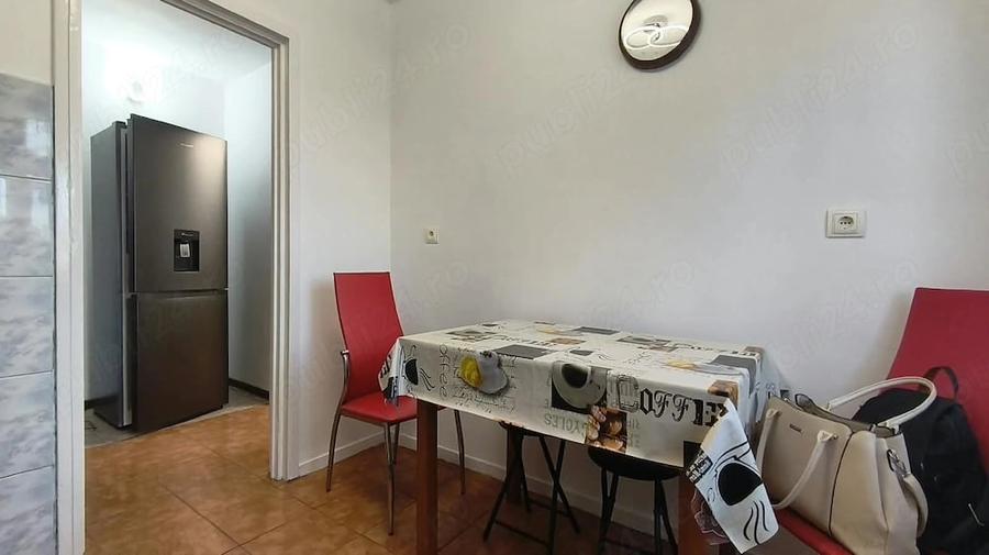 Apartament cu 2 camere semidecomandat în Gojdu
