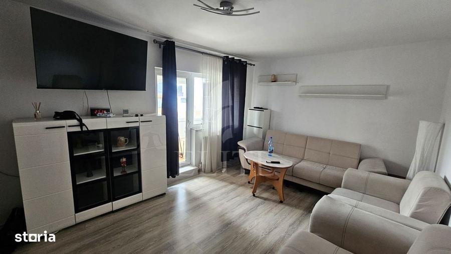 Apartament cu 3 camere decomandat în Între Lacuri
