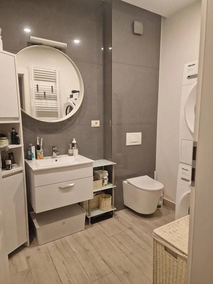 Proprietar! Vand apartament 2 camere - 60mp, 2 locuri de parcare - 6