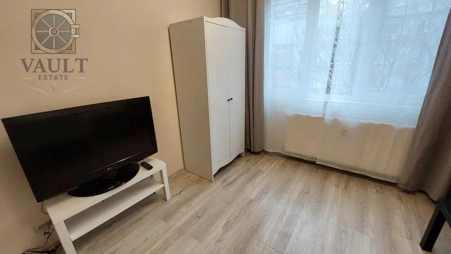 Apartament cu 3 camere semidecomandat, mobilat în Rahova