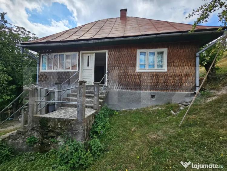 Casă cu 7 camere cu Teren 1855 Mp în Tomuțești