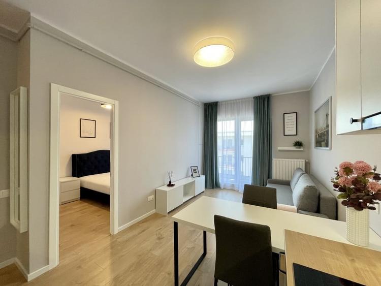 Apartament cu 2 camere semidecomandat, mobilat în Florești