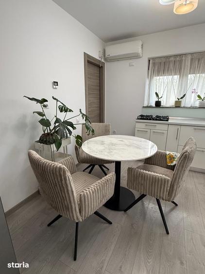 Casă cu 5 camere cu Teren 400 Mp în Goranu