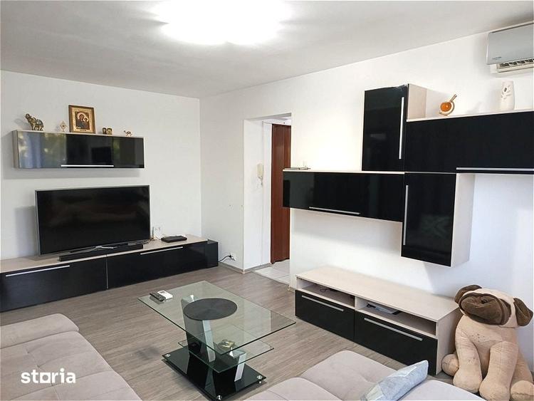 Apartament cu 3 camere semidecomandat în Titan