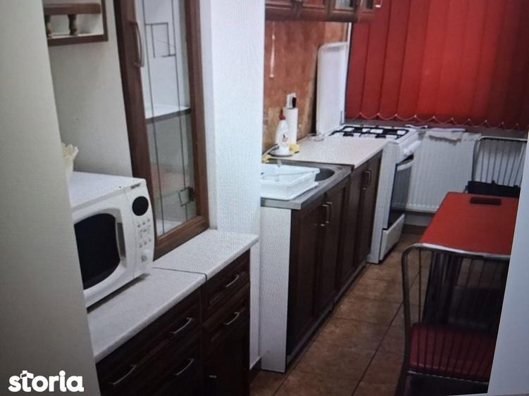 Apartament cu 2 camere semidecomandat în Tei