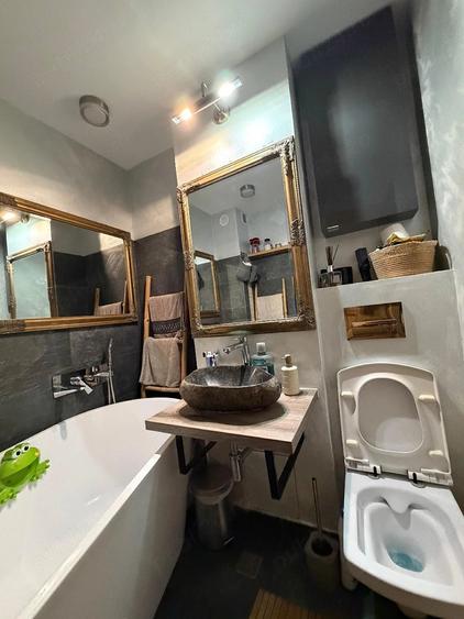 Apartament cu 3 camere decomandat în Central