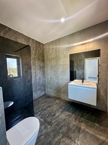 Casă individuală cu 4 camere cu Teren 497 Mp în Domnești