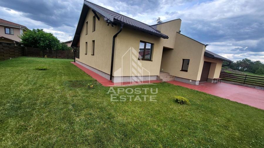 Casă individuală cu 3 camere cu Canalizare în Dumbrăvița
