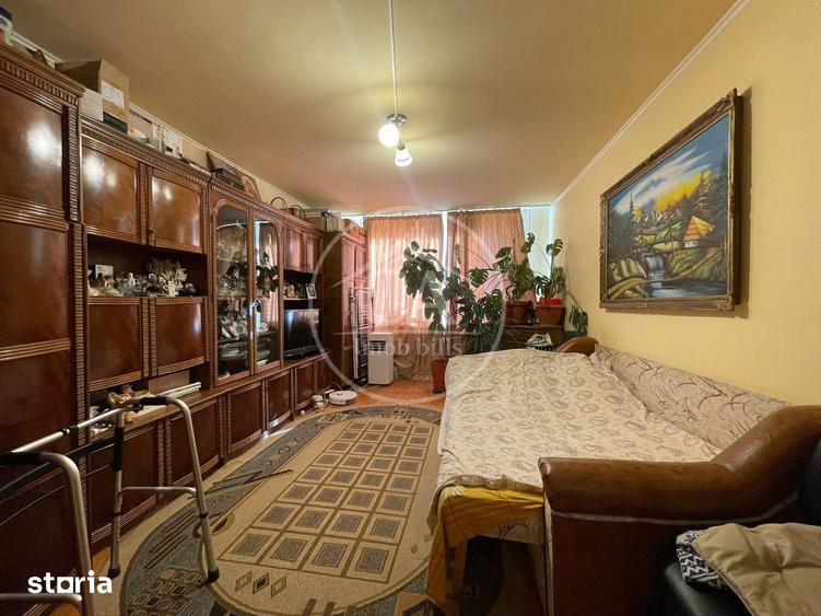 Apartament cu 3 camere decomandat în Central