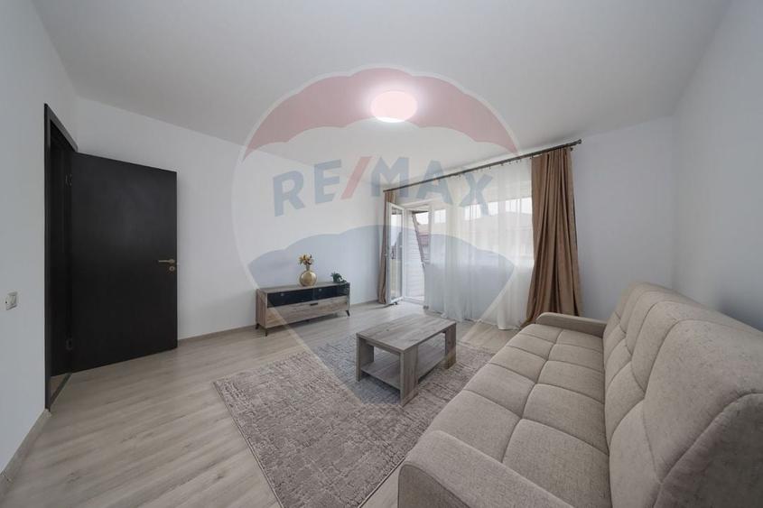 Apartament cu 2 camere decomandat, mobilat în Sânpetru