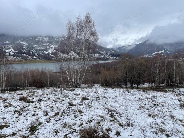 Teren de 5100 mp, în Rusca